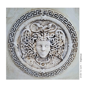 DEKOR fi 570 mm Okrągła Rozeta Ornament Ozdobny MEDUZA Pył Drzewny VERSACE